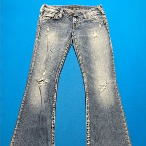 Silver jeans Tuesday size 27/31. In good condition